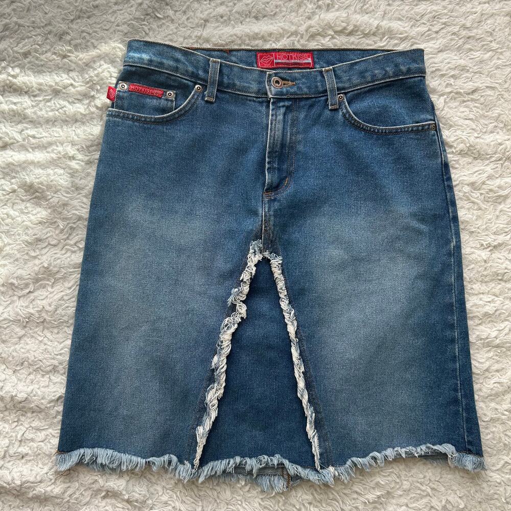 🥶 Hot Kiss Y2k Denim Skirt Size 9